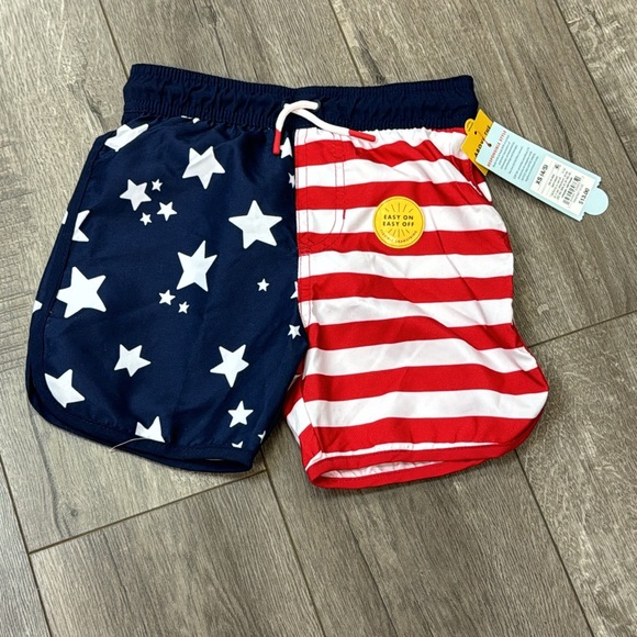 Cat & Jack Stars and Stripes swim trunks size 4/5 new w/ tags excellent conditio - Picture 2 of 3